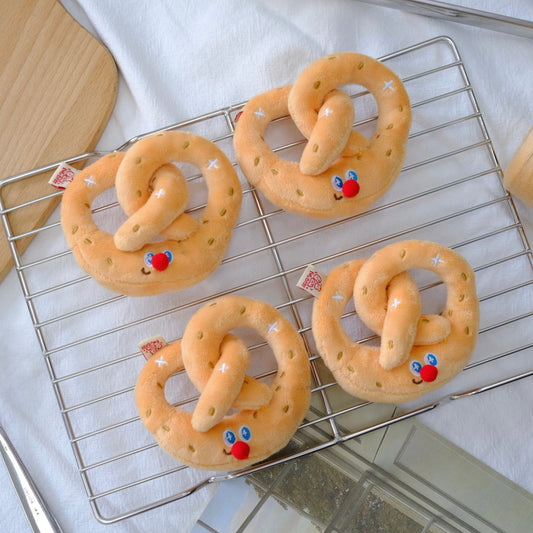 Fufu Baby | Pretzel Bag Charm