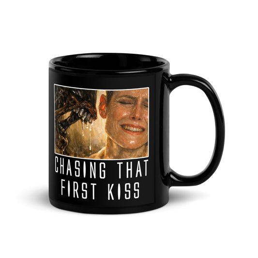 Alien3 Chasing That First Kiss Black Glossy Mug