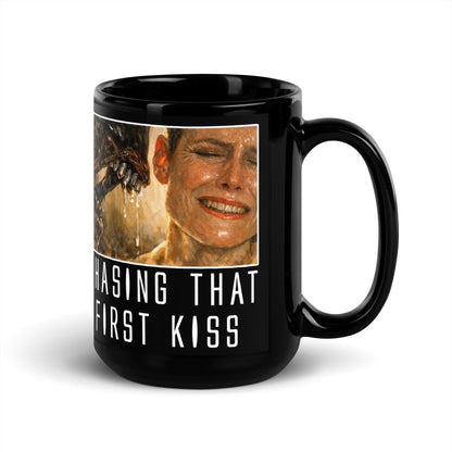 Alien3 Chasing That First Kiss Black Glossy Mug